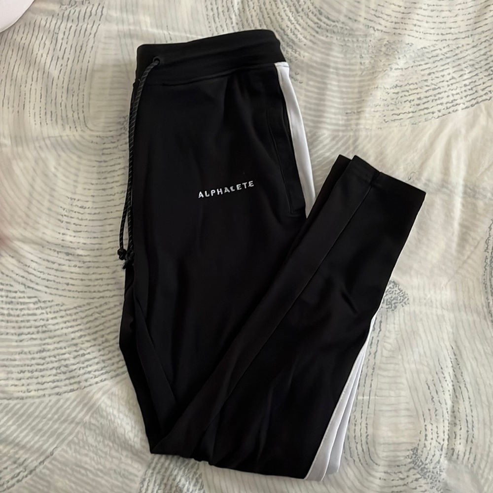 Alphalete joggers